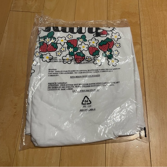 NWT hello kitty strawberry top - Picture 5 of 5